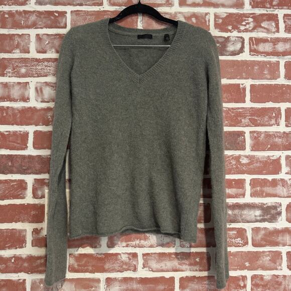 ATM Womens Cashmere V-Neck Pullover Sweater Size Small euc - Picture 1 of 8